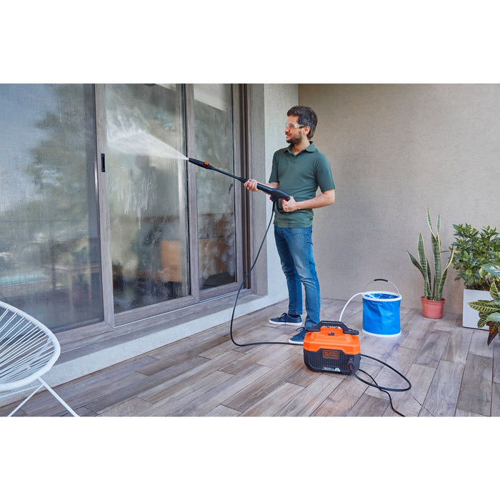 Pressure Washer 1600 PSI/1300 Watts Black and Decker
