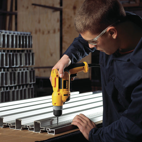 DRILL KEYLESS 3/8" VSR 8.0 AMP DEWALT