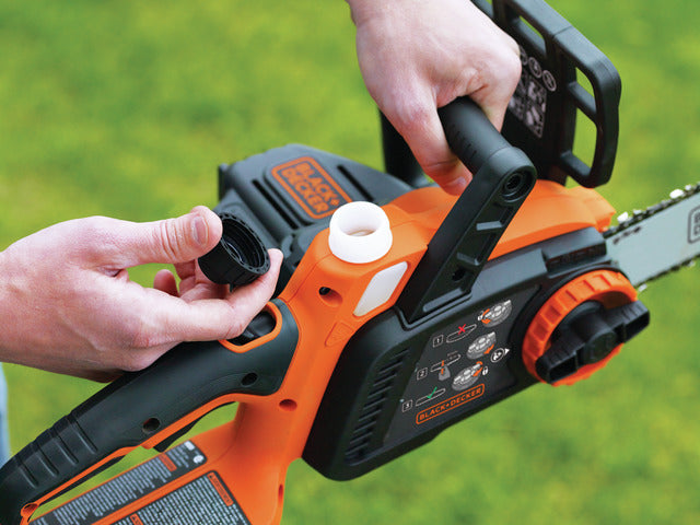 Chain Saw 10" 20V W/Battery 2.0 AH Black and Decker