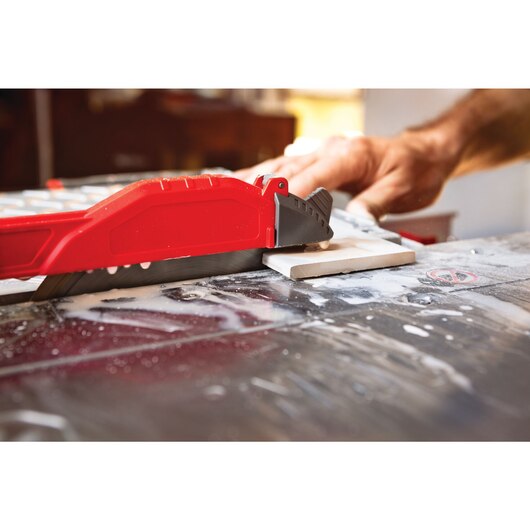 Compact Wet Tile Saw 7'' V20 W/Battery 4.0 AH Craftsman