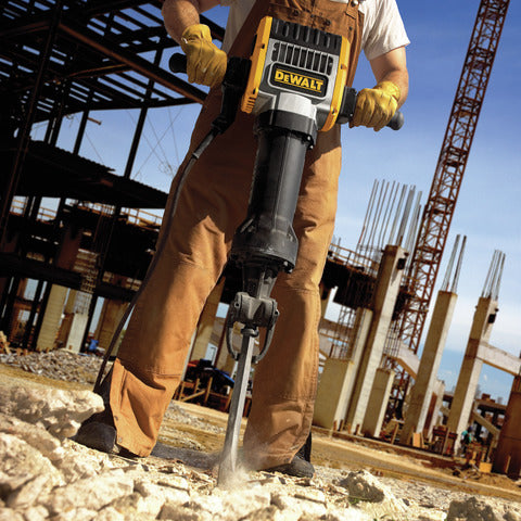 PAVEMENT BREAKER W/WHEEL & (3) CHISEL KIT DEWALT