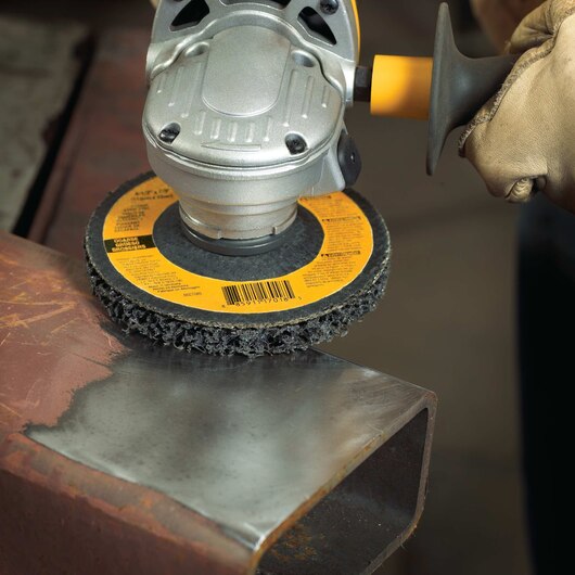 DISCO DE ESMERILAR 4-1/2" x 7/8” GRUESO DEWALT