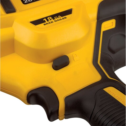 BRAD NAILER 18 GAUGE W/2.0 AH BATTERY DEWALT