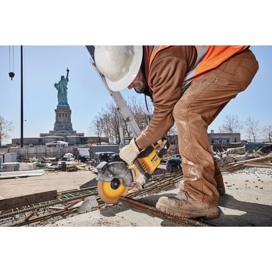 Concrete Cut-Off 9" 60V W/2 Battery 9.0AH Flexvolt Dewalt