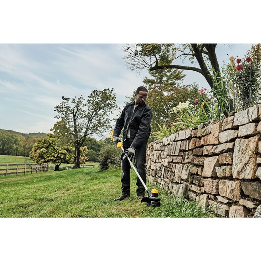 String Trimmer 13" W/Bat. 4.0AH 20V Max Dewalt