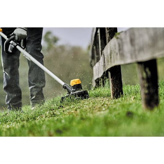String Trimmer 13" W/Bat. 4.0AH 20V Max Dewalt